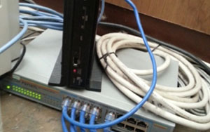 LAN配線工事 - HUB・ルーター等PC周辺機器LAN配線工事