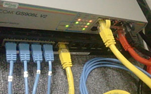 LAN配線工事 - HUB・ルーター等PC周辺機器LAN配線工事